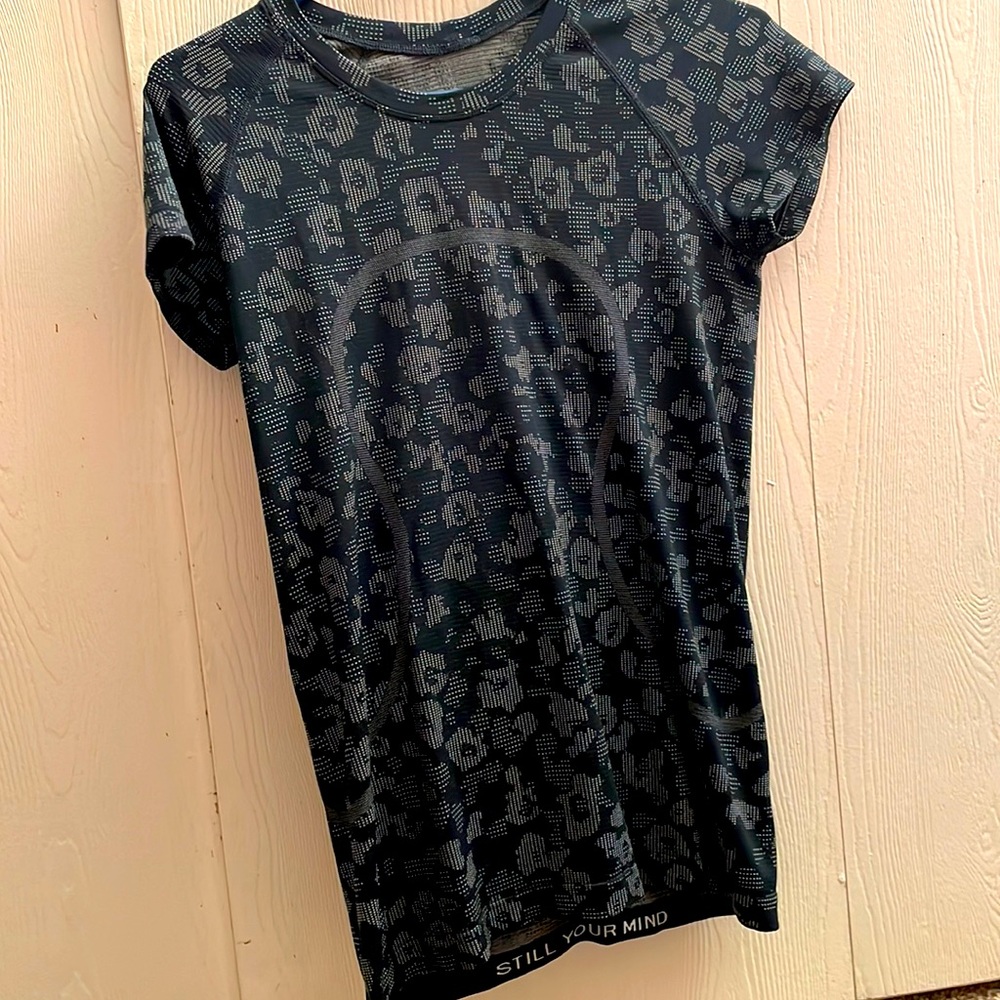 Lululemon swiftly tech T shirt
